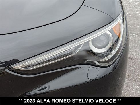 Used 2023 Alfa Romeo Stelvio Veloce image 18