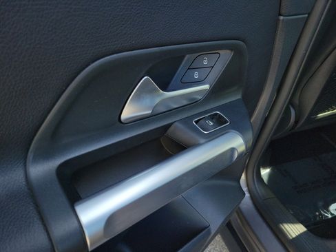 Certified 2022 Mercedes-Benz GLB 250 image 11