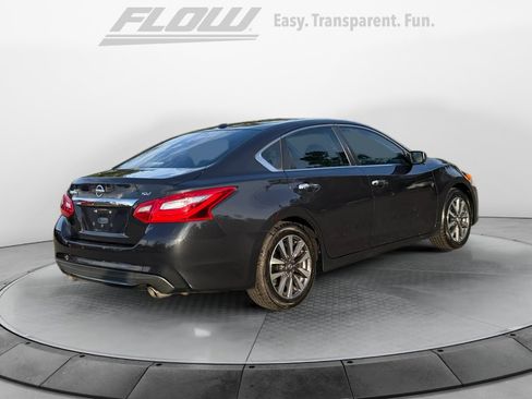 Used 2017 Nissan Altima 2.5 SV FWD image 9