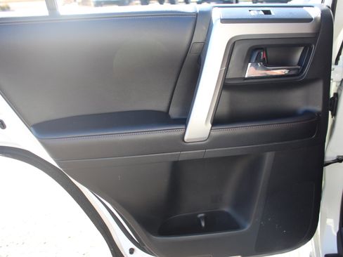 Used 2018 Toyota 4Runner Limited image 19