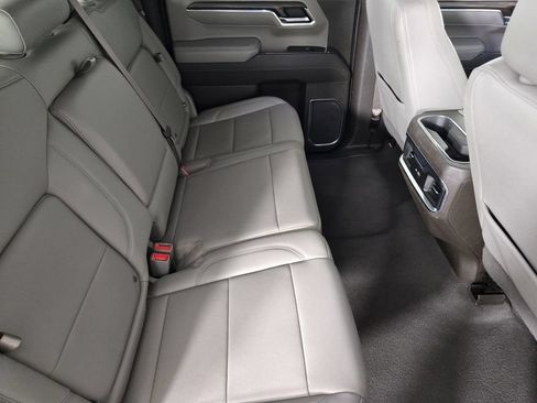 Used 2023 GMC Sierra 1500 SLT w/ SLT Premium Package AWD/4WD image 35