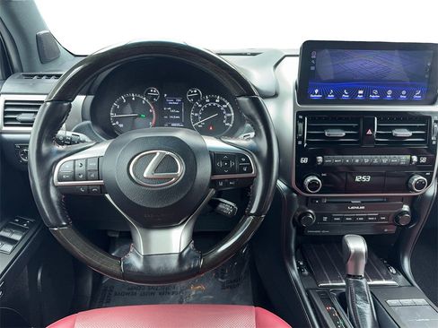 Used 2023 Lexus GX 460 Premium w/ Premium Package image 18