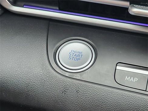 Used 2024 Hyundai Elantra Blue image 20