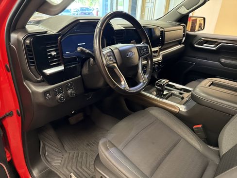 Used 2022 Chevrolet Silverado 1500 RST AWD/4WD image 6
