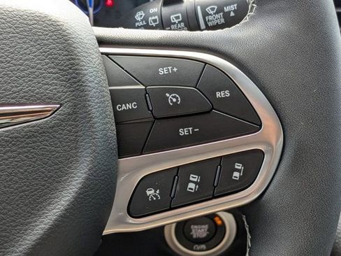 New 2026 Chrysler Pacifica Select FWD image 25