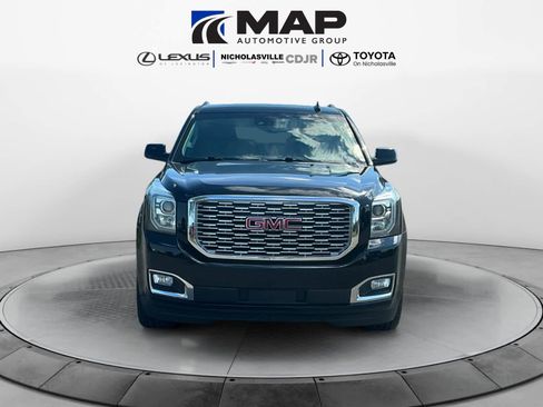 Used 2019 GMC Yukon XL Denali w/ Denali Ultimate Package AWD/4WD image 8