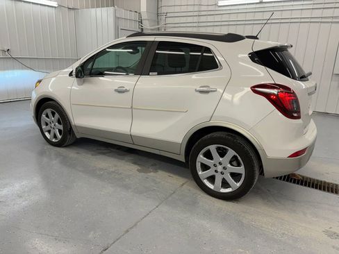 Used 2019 Buick Encore Essence w/ Experience Buick Package FWD image 3