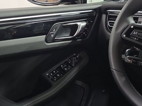 New 2025 Porsche Macan image 21