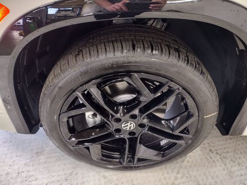 New 2026 Volkswagen Tiguan SE R-Line AWD/4WD image 6