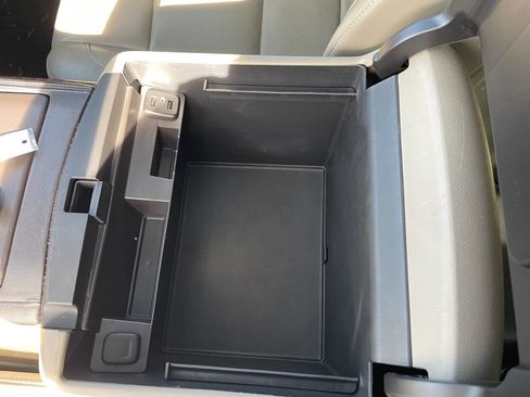 Used 2016 Chevrolet Suburban LTZ image 29