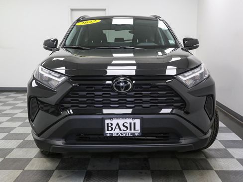 Used 2022 Toyota RAV4 XLE image 3