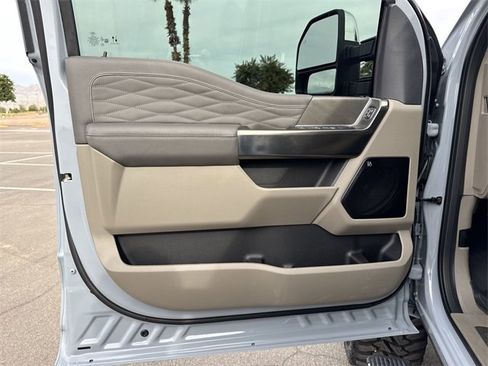 New 2026 Ford F250 Platinum w/ Platinum Plus Package image 9