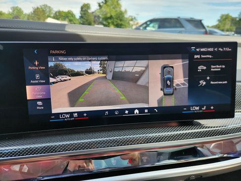 Used 2023 BMW i7 xDrive60 w/ Parking Assistance Package AWD/4WD image 24