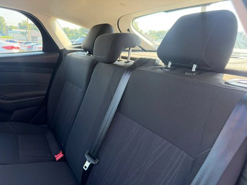 Used 2016 Ford Focus SE FWD image 12