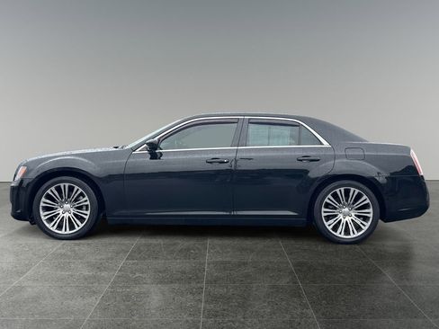 Used 2013 Chrysler 300 S image 4
