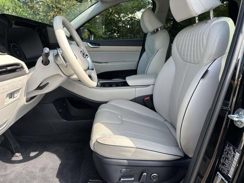 Used 2024 Hyundai Palisade Limited FWD image 6