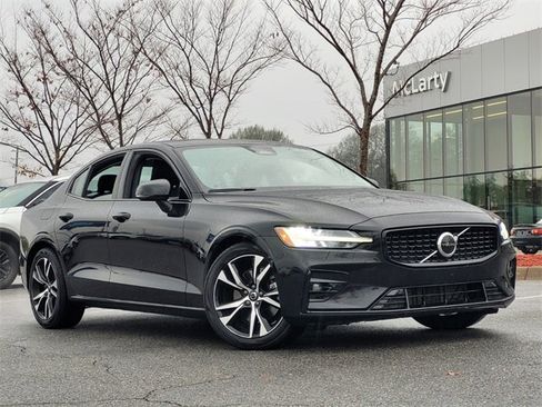 Used 2024 Volvo S60 B5 Core image 21