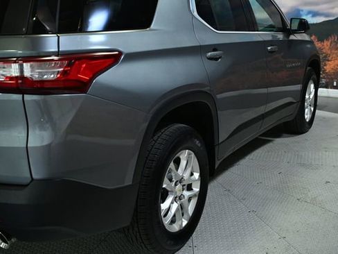 Used 2021 Chevrolet Traverse LS FWD image 8