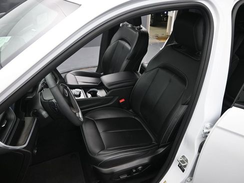 Used 2024 Jeep Grand Cherokee Limited image 11