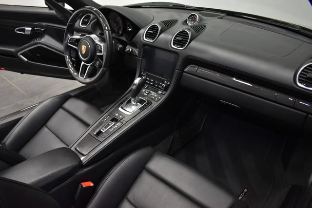 Used 2018 Porsche 718 Boxster GTS RWD image 15