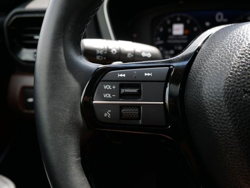 Used 2025 Honda Pilot Elite image 28