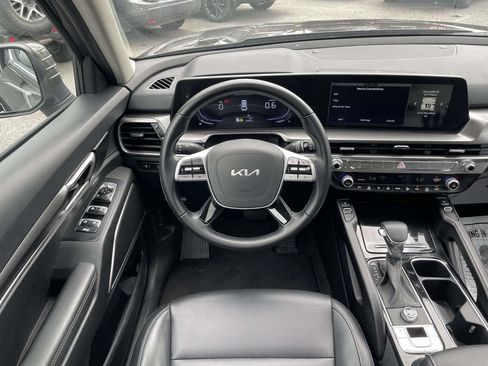 Used 2025 Kia Telluride S FWD image 14