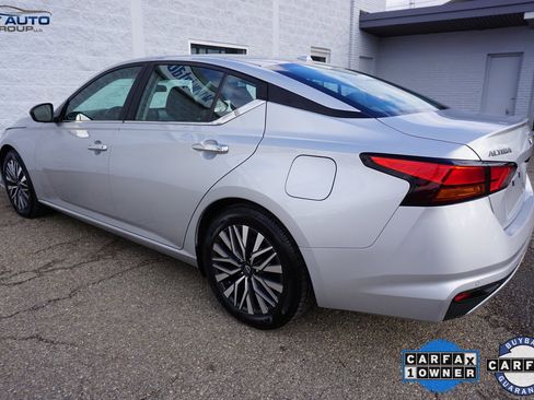 Used 2024 Nissan Altima 2.5 SV image 8