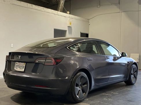 Used 2022 Tesla Model 3 image 4