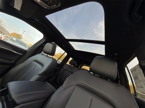 New 2025 Jeep Grand Cherokee Limited w/ Black Appearance Package image 20