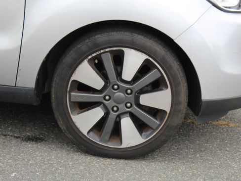 Used 2015 Kia Soul ! w/ Sun & Sound Package image 35