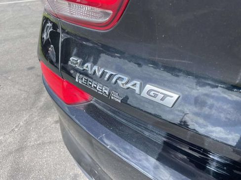 Used 2020 Hyundai Elantra GT FWD image 9