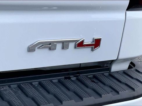 Used 2021 GMC Sierra 1500 AT4 w/ AT4 Value Package AWD/4WD image 9