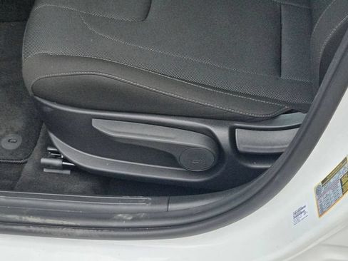 Used 2026 Hyundai Elantra SE w/ Cargo Package FWD image 15