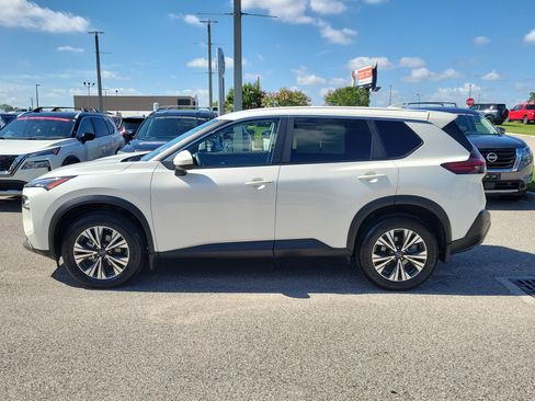 Certified 2023 Nissan Rogue SV FWD image 8
