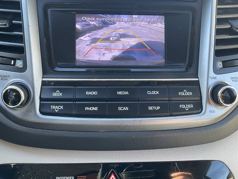 Used 2018 Hyundai Tucson SE image 24