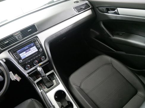Used 2013 Volkswagen Passat 2.5 SE image 11