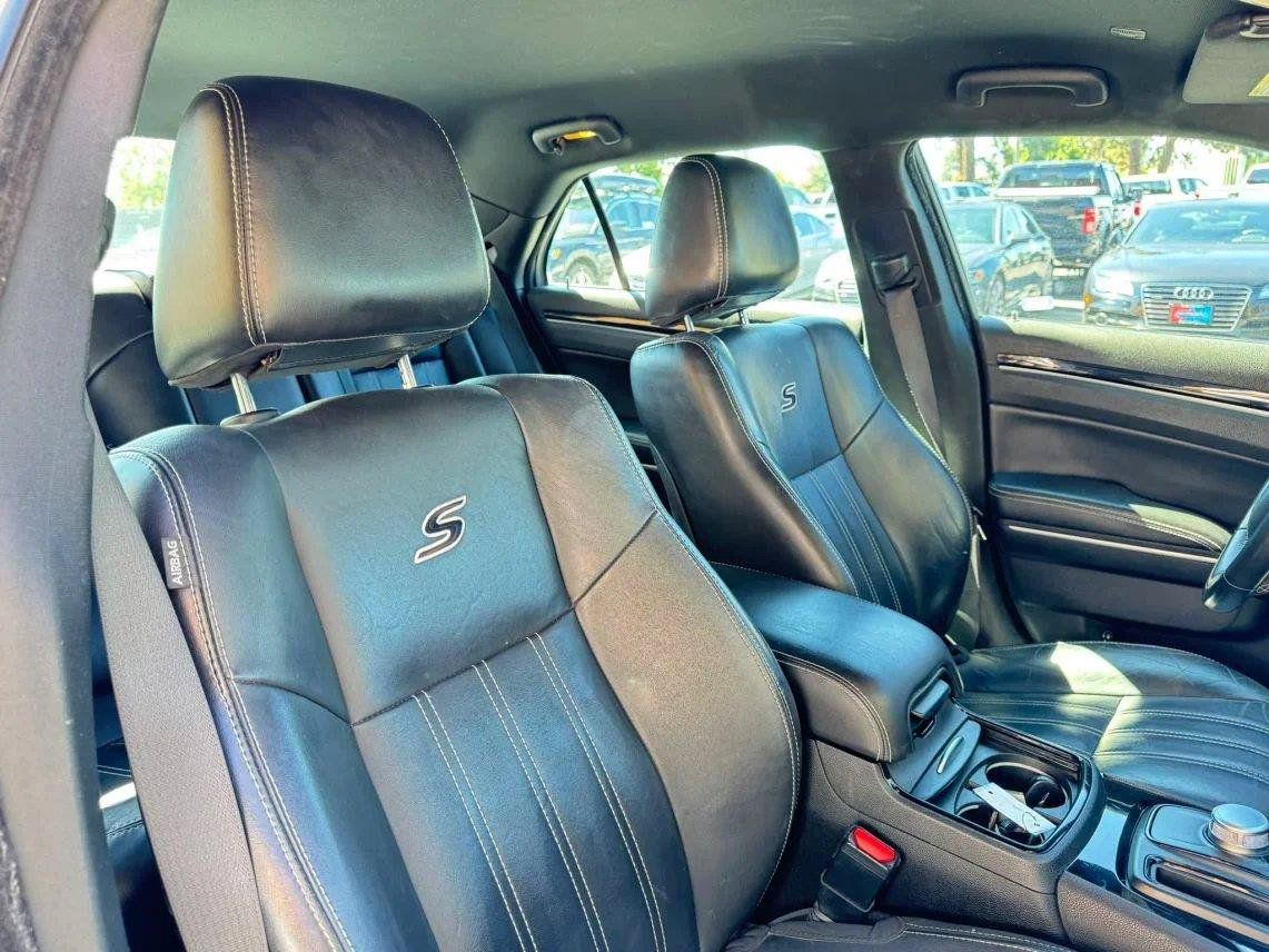Used 2019 Chrysler 300 S AWD/4WD image 24