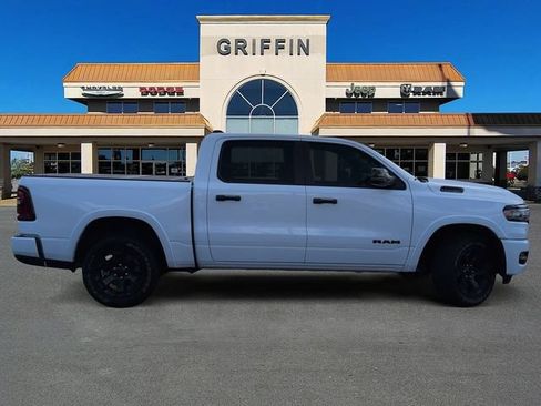 Used 2025 RAM 1500 Big Horn AWD/4WD image 3