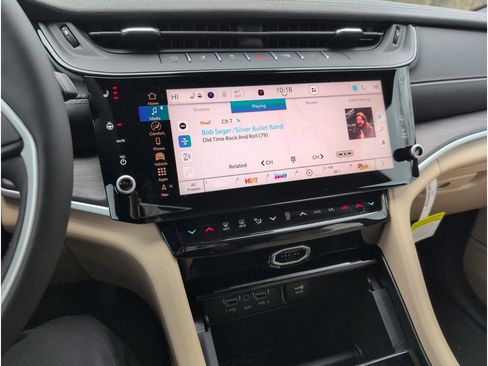 New 2026 Jeep Grand Cherokee Limited image 13