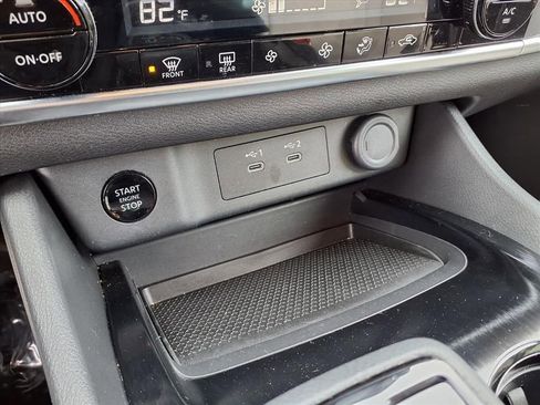 Used 2024 Nissan Rogue SV image 8