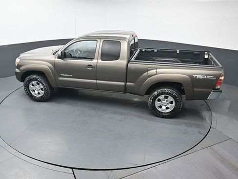 Used 2013 Toyota Tacoma 4x4 Access Cab V6 w/ TRD Off-Road Pkg image 29