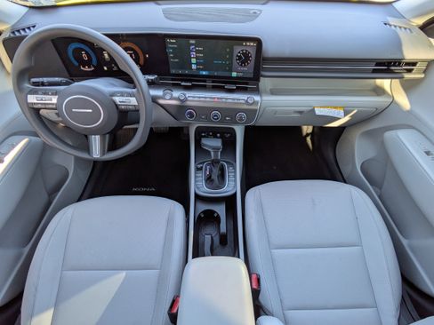 Certified 2025 Hyundai Kona SE image 15