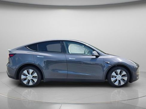 Used 2023 Tesla Model Y Long Range AWD/4WD image 7