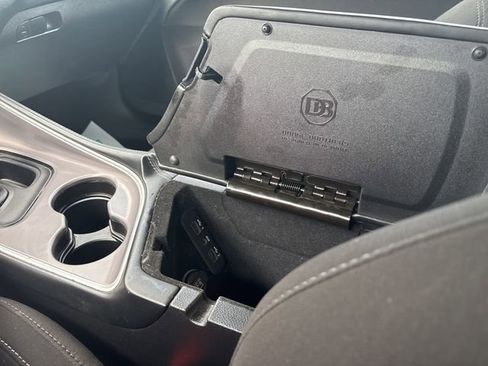 Used 2022 Dodge Challenger SXT w/ Blacktop Package image 27