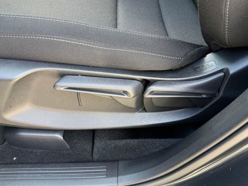 Certified 2025 Honda CR-V LX image 28