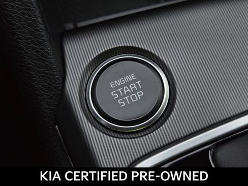 Certified 2026 Kia Sportage EX w/ EX Panorama Roof Package FWD image 33