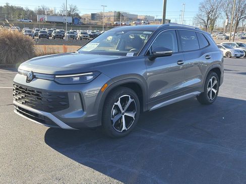 New 2026 Volkswagen Tiguan SE image 3