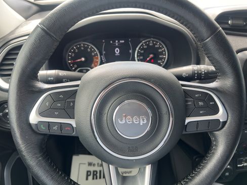 Used 2020 Jeep Renegade Latitude w/ Cold Weather Group image 16