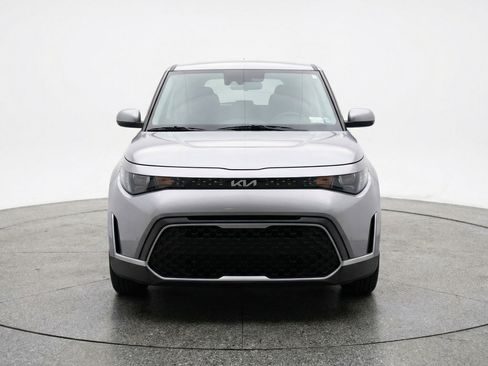 Used 2025 Kia Soul LX w/ LX Technology Package image 2