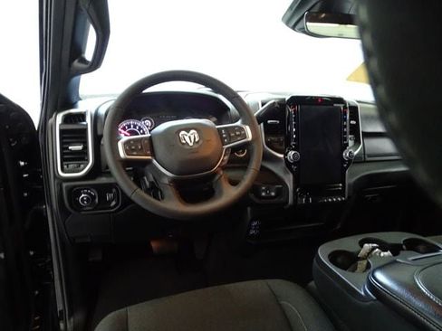 Certified 2025 RAM 2500 Big Horn AWD/4WD image 5